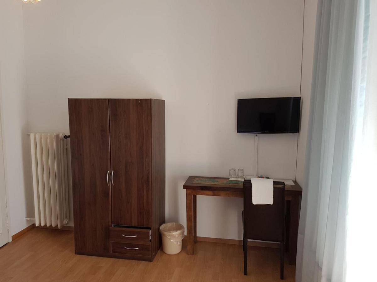 Bottega Del Vino Guesthouse Локарно Экстерьер фото